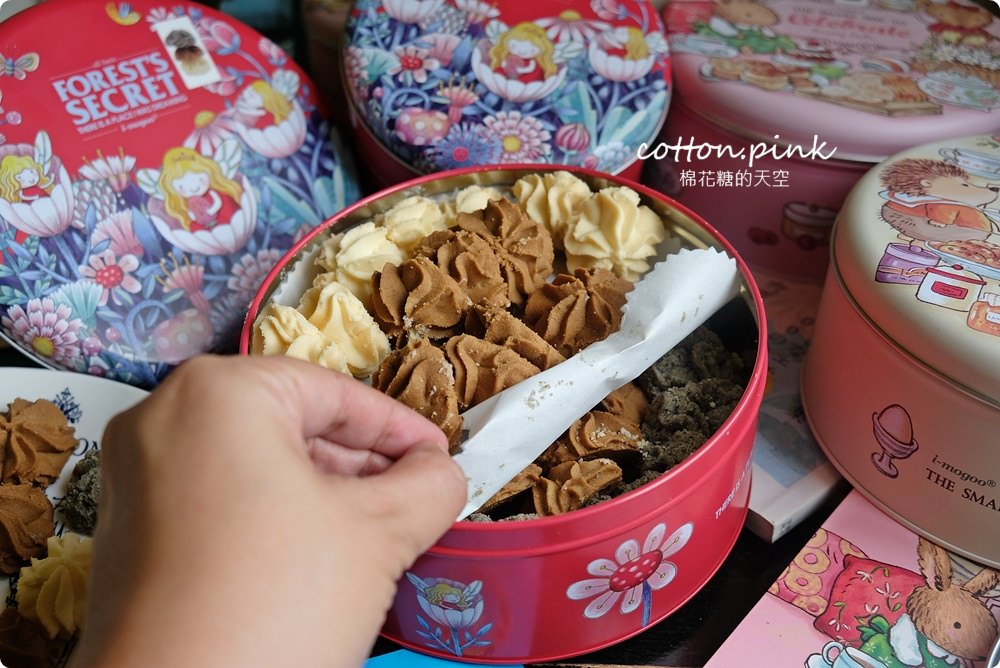 台中超夯伴手禮-少女系愛威鐵盒餅乾，不只好吃超美盒子一定要收藏啊！超萌小鐵盒只送不賣～