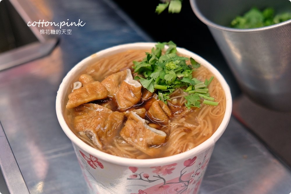 台中忠孝夜市新美食-七拾間以上麻辣大腸麵線甜不辣～好吃開分店啦！