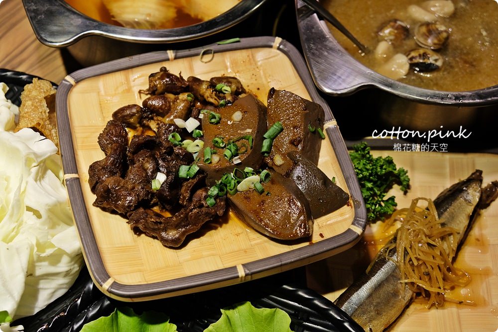 台中火鍋這家狂！20盤肉只要600元～三人同行開三鍋再送和牛，享喫鍋吃不完還可以"寄肉"、飯麵還能吃到飽！
