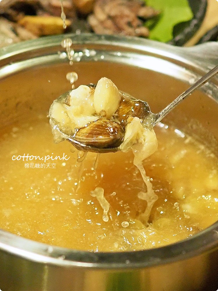 台中火鍋這家狂！20盤肉只要600元～三人同行開三鍋再送和牛，享喫鍋吃不完還可以"寄肉"、飯麵還能吃到飽！