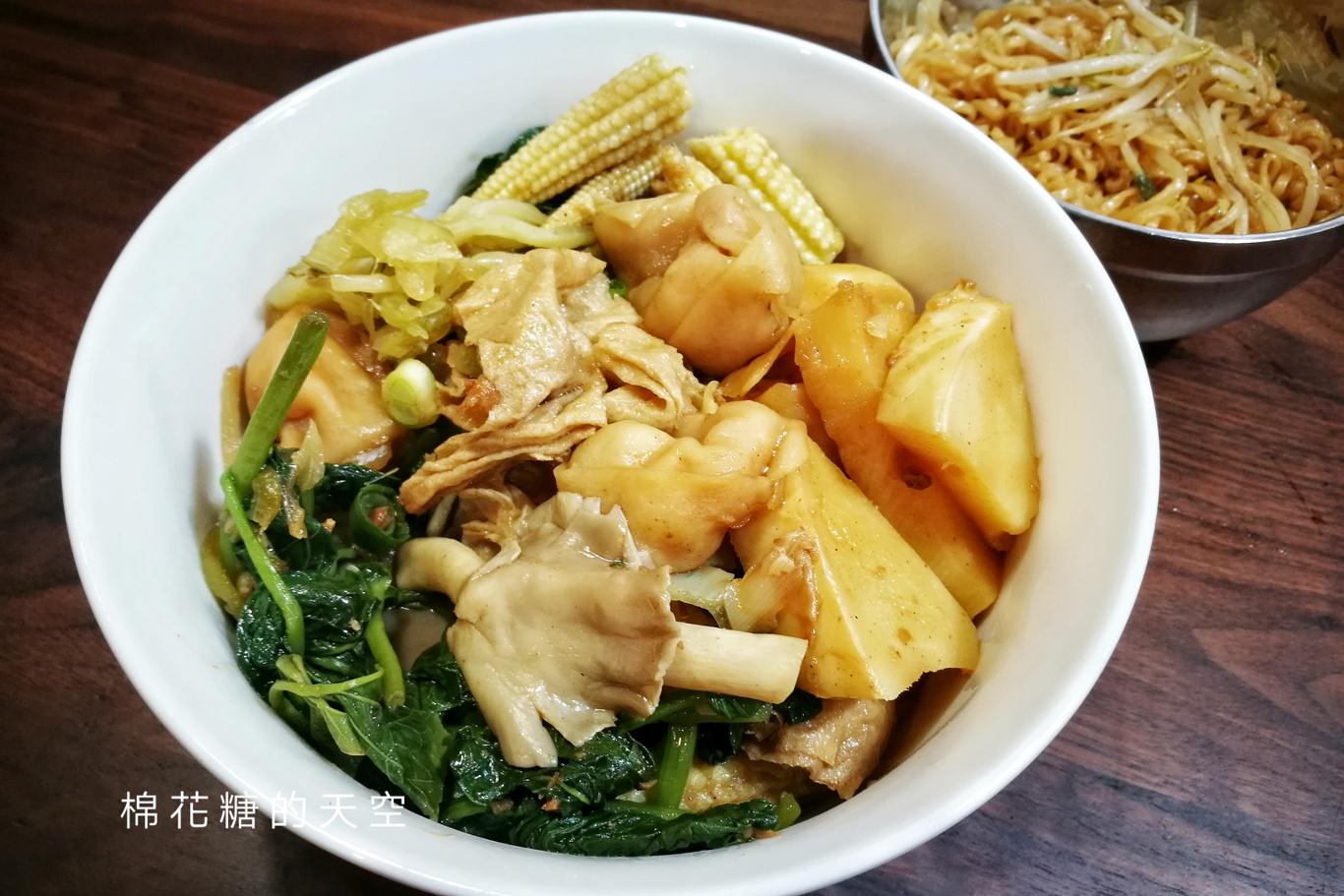 中美街宵夜超人氣攤位-大台北滷味，饕客推薦一定要點這一味！