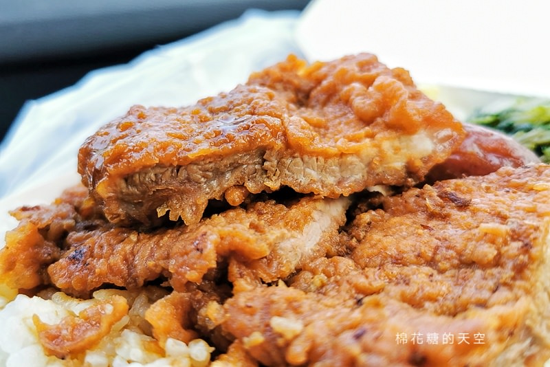 台中中清路老牌便當-航空站爌肉飯超大塊滷排骨讓人秒變心