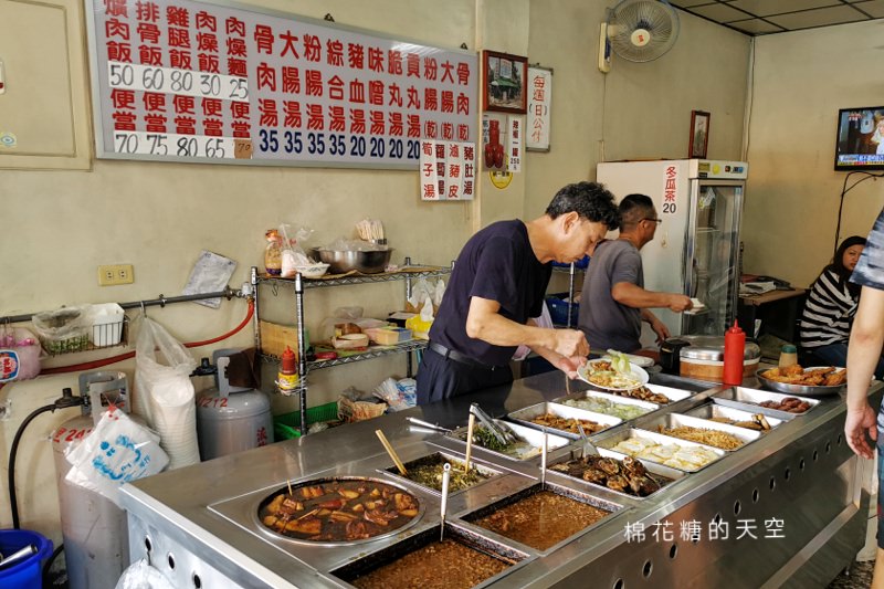 台中中清路老牌便當-航空站爌肉飯超大塊滷排骨讓人秒變心