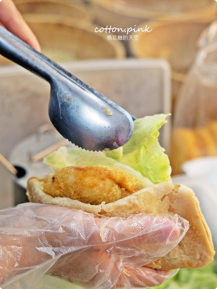 台中道地眷村味燒餅，大口袋燒餅料多到爆炸！最新千層烤餅也不能錯過！