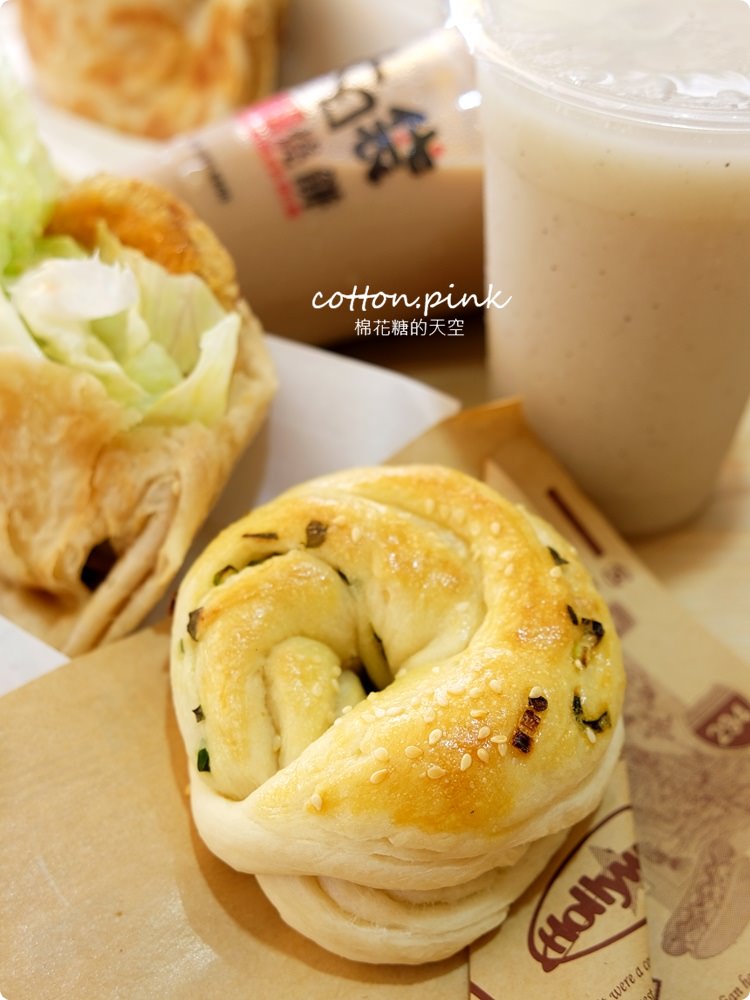 台中道地眷村味燒餅，大口袋燒餅料多到爆炸！最新千層烤餅也不能錯過！