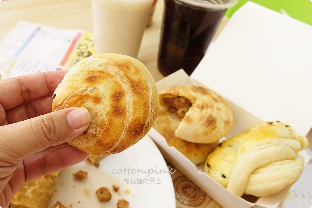 台中道地眷村味燒餅，大口袋燒餅料多到爆炸！最新千層烤餅也不能錯過！