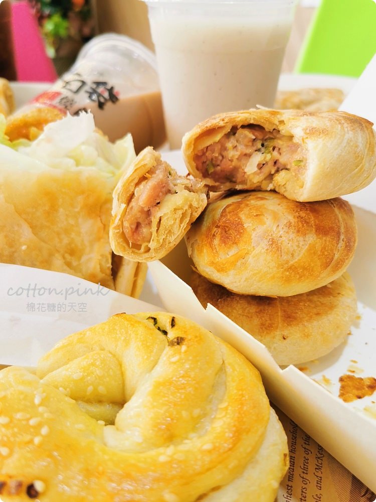 台中道地眷村味燒餅，大口袋燒餅料多到爆炸！最新千層烤餅也不能錯過！