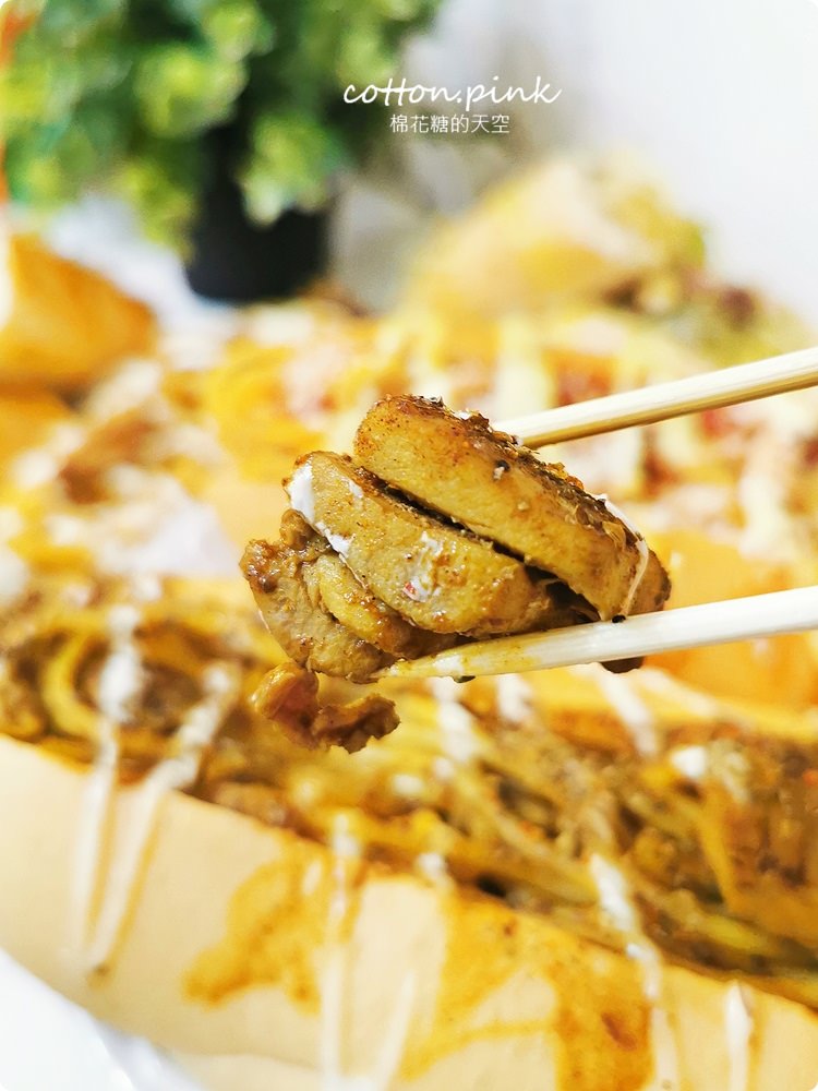 台中逢甲必吃-永勝炒麵麵包最新口味加東泉！日期限定口味排隊也不能錯過！