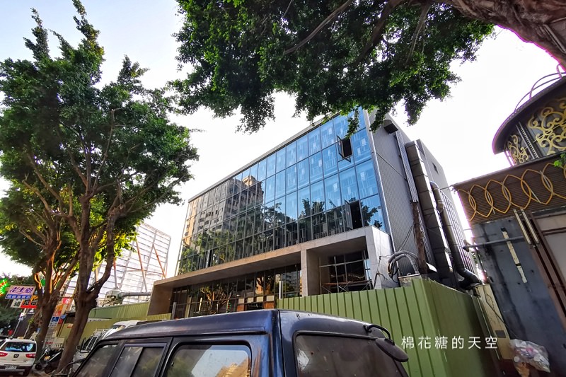 台中燒肉屋馬最新分店明天試營運，已經默默掛上招牌囉！
