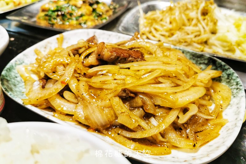 大埔鐵板燒處處有～這家竟然可以免費續菜！點餐高麗菜、豆芽菜～吃到飽！