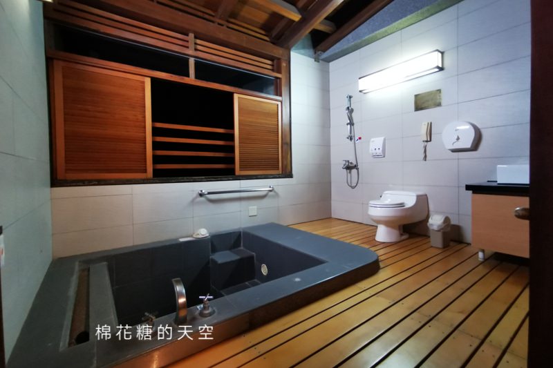 台中東勢林場不只可以賞櫻、看螢火蟲還可以泡溫泉喔！一站滿足三種需求