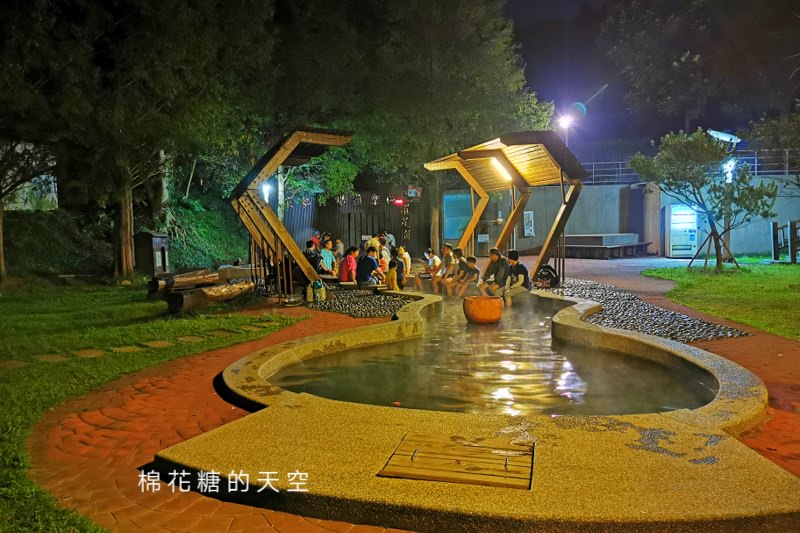 台中東勢林場不只可以賞櫻、看螢火蟲還可以泡溫泉喔！一站滿足三種需求