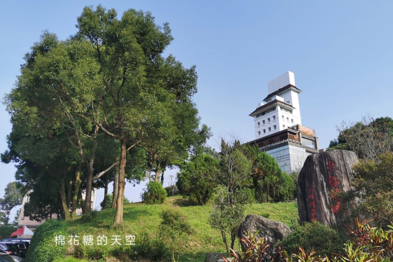 台中東勢林場不只可以賞櫻、看螢火蟲還可以泡溫泉喔！一站滿足三種需求