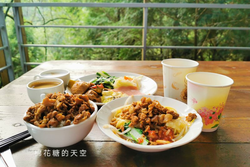 台中東勢林場不只可以賞櫻、看螢火蟲還可以泡溫泉喔！一站滿足三種需求