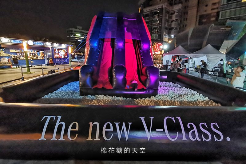 最貴氣的氣墊溜滑梯就在這！超大賓士休旅車小朋友也可以免費上車喔！