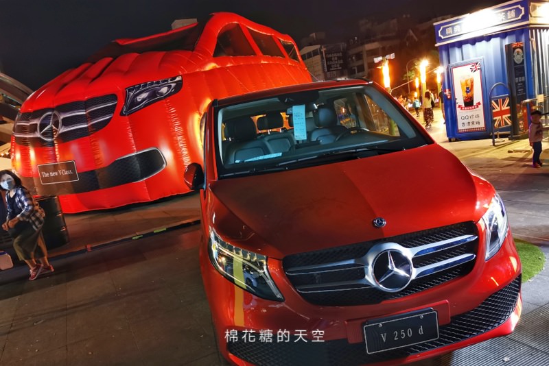 最貴氣的氣墊溜滑梯就在這！超大賓士休旅車小朋友也可以免費上車喔！