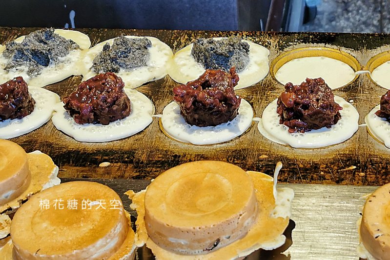 東勢排隊十月紅豆餅開到台中市區啦！爆餡甜點不用翻山越嶺也吃得到