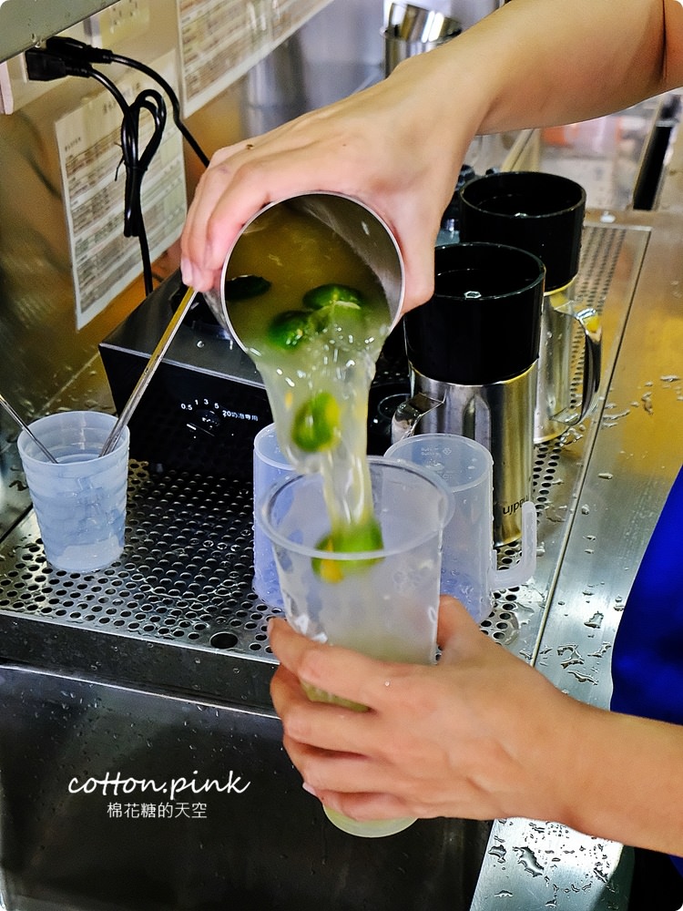 台中綠豆沙老店-清水茶香超特別鹹蛋黃風味流心奶黃奶蓋味道太奇妙～