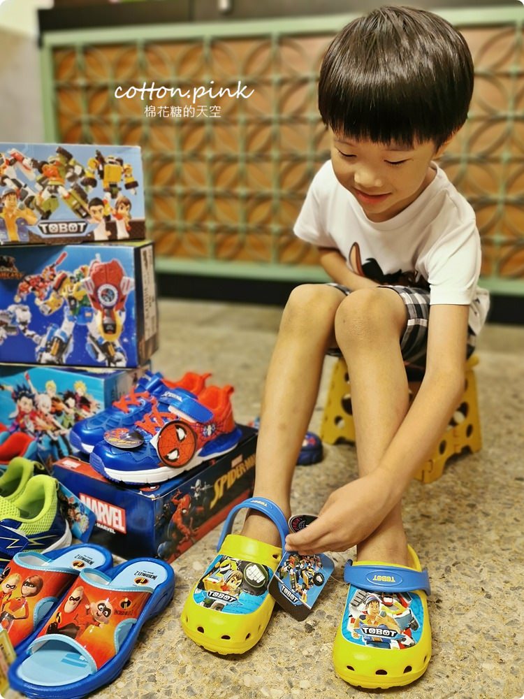 限時十天！防水輕便鞋最低一雙不到75元！小孩拖鞋一雙100元！進口涼鞋加一元多一件！大雅特賣會今年挑戰最低價～