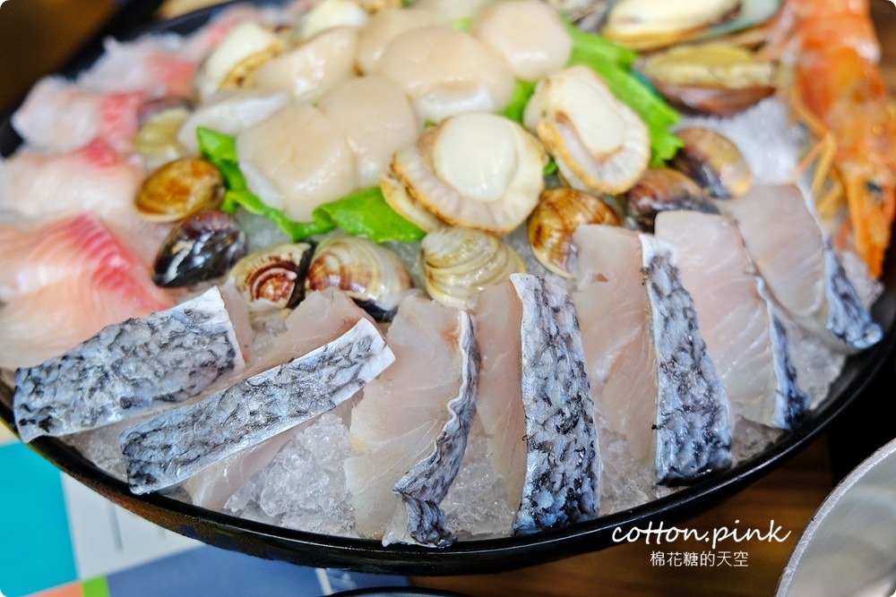 台中沙鹿必吃火鍋-宇良食推出秋冬限定新湯底啦！大推麻油雞佛、蒜香鱻魚超香、超好吃～