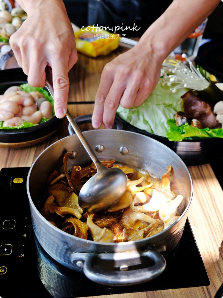 台中沙鹿必吃火鍋-宇良食推出秋冬限定新湯底啦！大推麻油雞佛、蒜香鱻魚超香、超好吃～