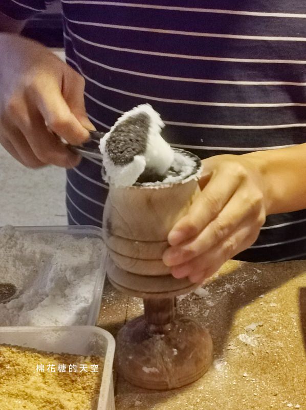 草悟道美食深夜小點心-狀元糕！行行年輕老闆現點現做老口味點心～
