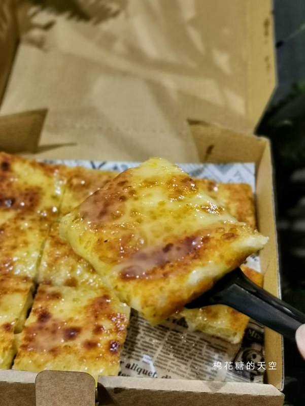 台中東海超夯泰式香蕉煎餅Thai煎藏在巷子裏！外皮酥脆裡面超多香蕉～