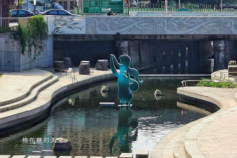 台中聖誕節還有迪士尼公主～這你認得出來是誰嗎?