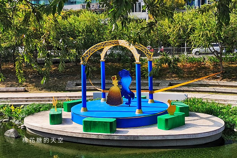 出現了！迪士尼TSUM TSUM聖誕樹太療癒～台中聖誕燈會這裡最可愛！