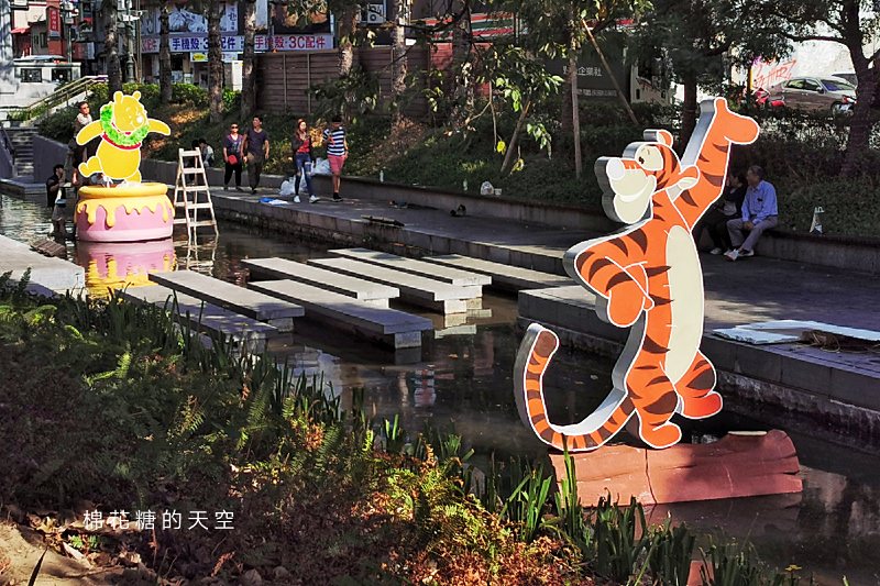 台中聖誕節還有迪士尼公主～這你認得出來是誰嗎?