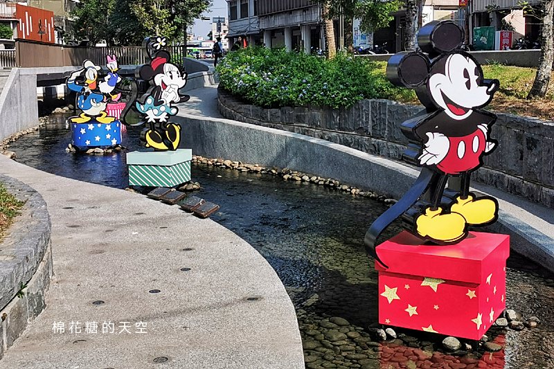 出現了！迪士尼TSUM TSUM聖誕樹太療癒～台中聖誕燈會這裡最可愛！