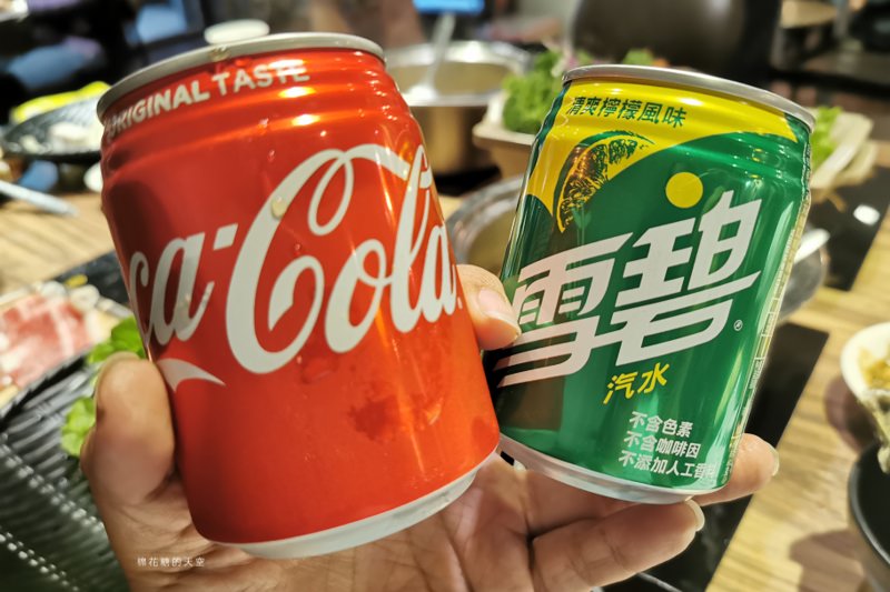 台中火鍋這家狂！20盤肉只要600元～三人同行開三鍋再送和牛，享喫鍋吃不完還可以"寄肉"、飯麵還能吃到飽！