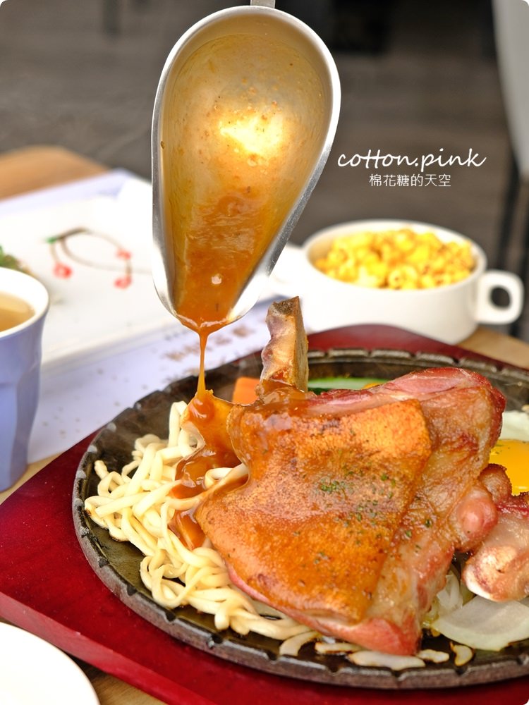 平實花費超豐富吃到飽大享受!台中大里鼎岩牛排高溫石板直接上桌烤牛排! 平實花費超豐富吃到飽大享受!台中大里鼎岩牛排高溫石板直接上桌烤牛排!