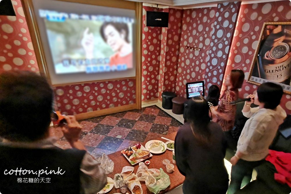 台中最新KTV就在最新屋馬附近，變色龍KTV早鳥、夜貓歡唱都有優惠