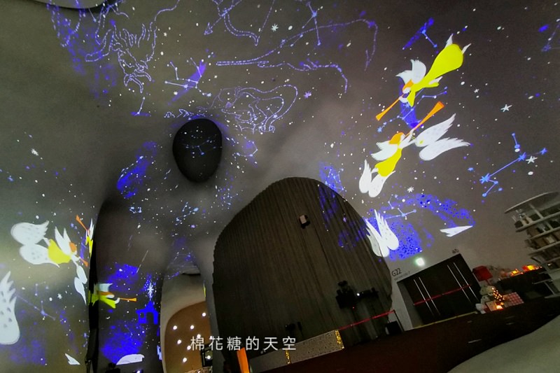 台中國家歌劇院也開始過聖誕啦！夢幻光影秀今年中西合併超有氣氛！