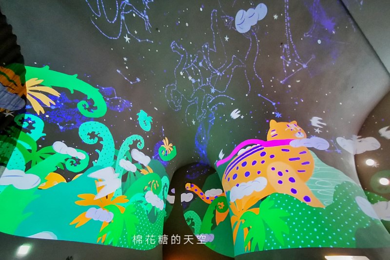 台中國家歌劇院也開始過聖誕啦！夢幻光影秀今年中西合併超有氣氛！