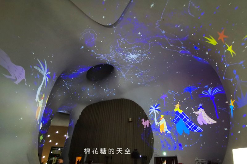 台中國家歌劇院也開始過聖誕啦！夢幻光影秀今年中西合併超有氣氛！