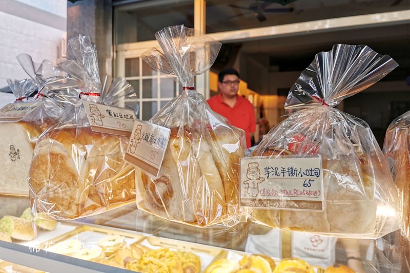 嘉義超好吃麵包攤，豬走路手作吐司麵包口味超多