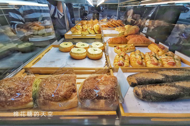 嘉義超好吃麵包攤，豬走路手作吐司麵包口味超多