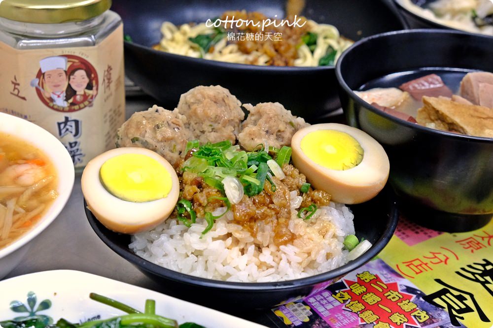 台味海陸全餐這裡吃～還有一麵三吃、菜頭粿四兄弟，傳統好味道就在台中立偉麵食