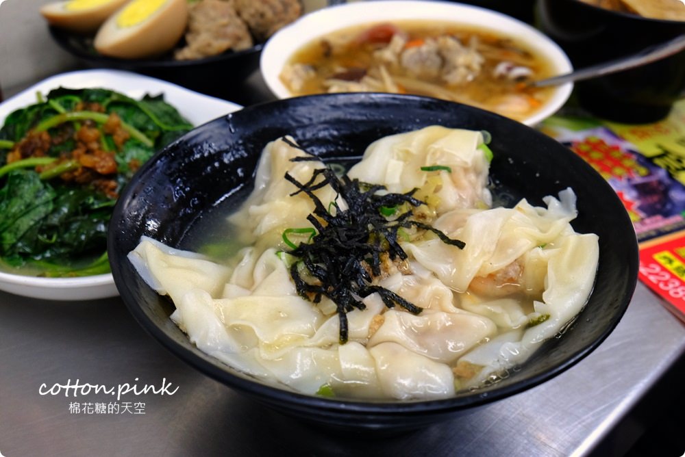 台味海陸全餐這裡吃～還有一麵三吃、菜頭粿四兄弟，傳統好味道就在台中立偉麵食