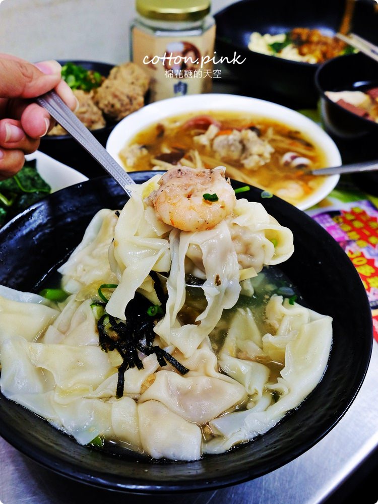 台味海陸全餐這裡吃～還有一麵三吃、菜頭粿四兄弟，傳統好味道就在台中立偉麵食