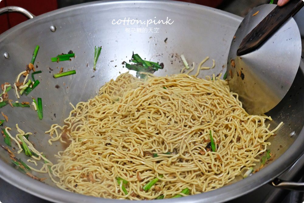 台中早餐就是要吃炒麵～阿熹嬤炒麵內用佛心價！各式台味小菜大推薦～