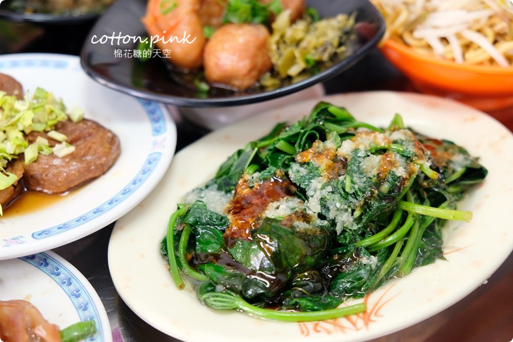 台中早餐就是要吃炒麵～阿熹嬤炒麵內用佛心價！各式台味小菜大推薦～