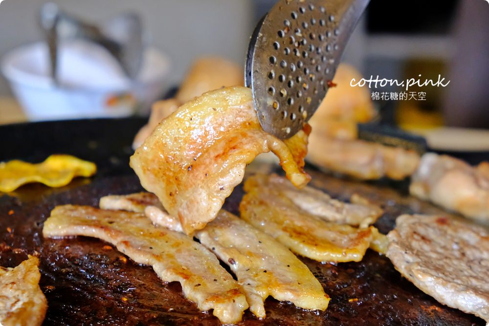台中吃到飽這家真的吃很飽～肉食夥伴動起來！最新肉鮮生滿滿肉盤不怕你吃，歡迎使用振興券！