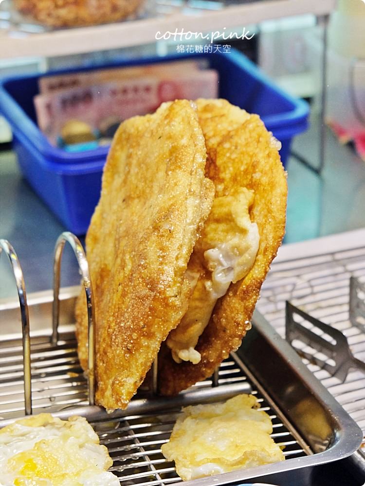 台中也有超好吃炸蛋蔥油餅！大推“哇炸”煉乳口味加特製辣醬