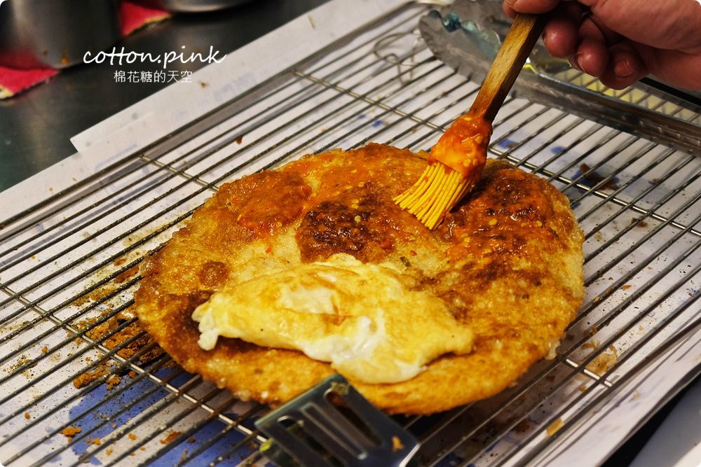 台中也有超好吃炸蛋蔥油餅！大推“哇炸”煉乳口味加特製辣醬