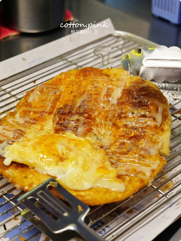台中也有超好吃炸蛋蔥油餅！大推“哇炸”煉乳口味加特製辣醬