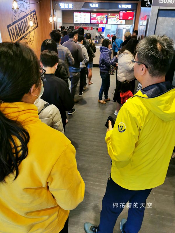 肯德基雞皮強勢回歸！宵夜限定～這次全省都有賣，台中只有這家不提供～大家別跑錯啦！