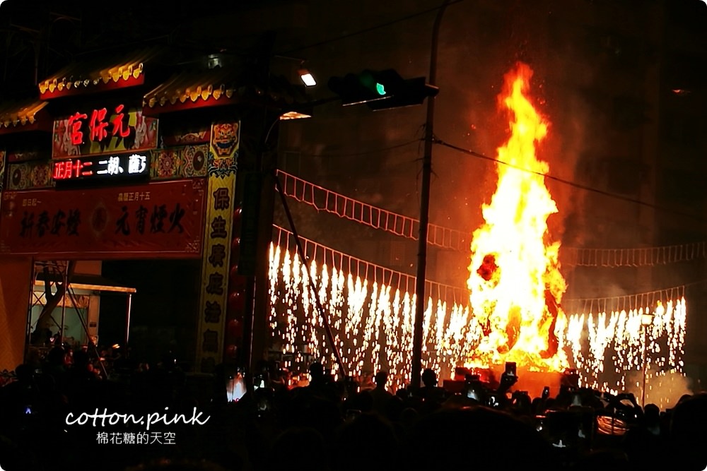 元宵節不只有台中燈會！一年一度元保宮元宵節煙火超有看頭～少見施放火獅這裡有